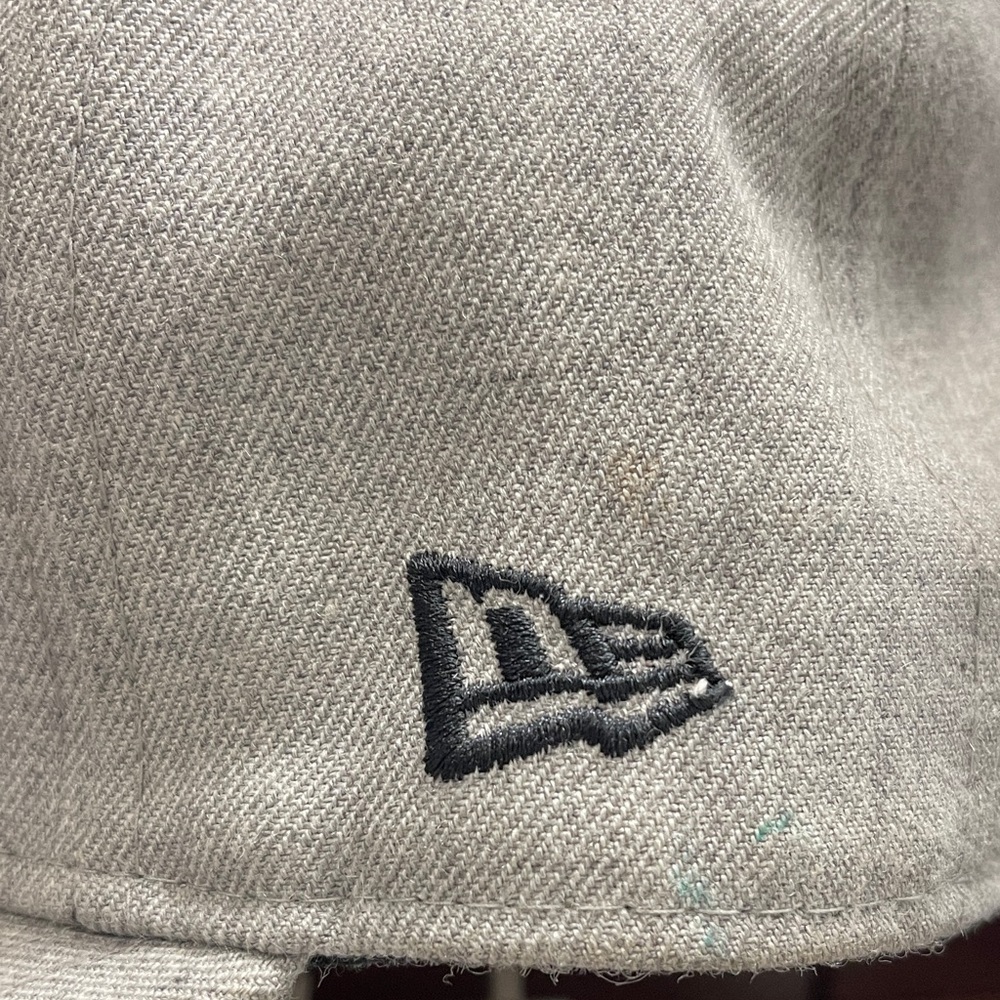 New Era Gray Cap with Black Star Emblem - Picture 2 of 9